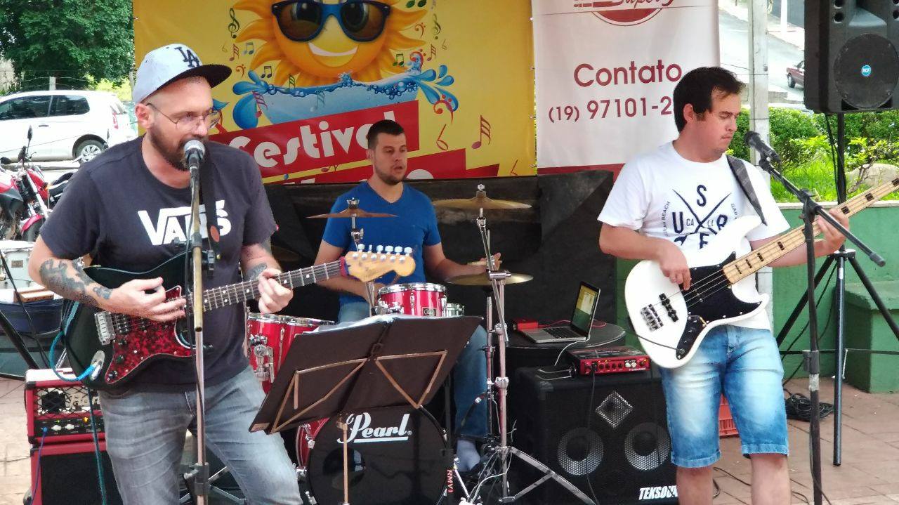 FEIRA NOTURNA DE HOJE TERÁ ‘BANDA SUPER 9’