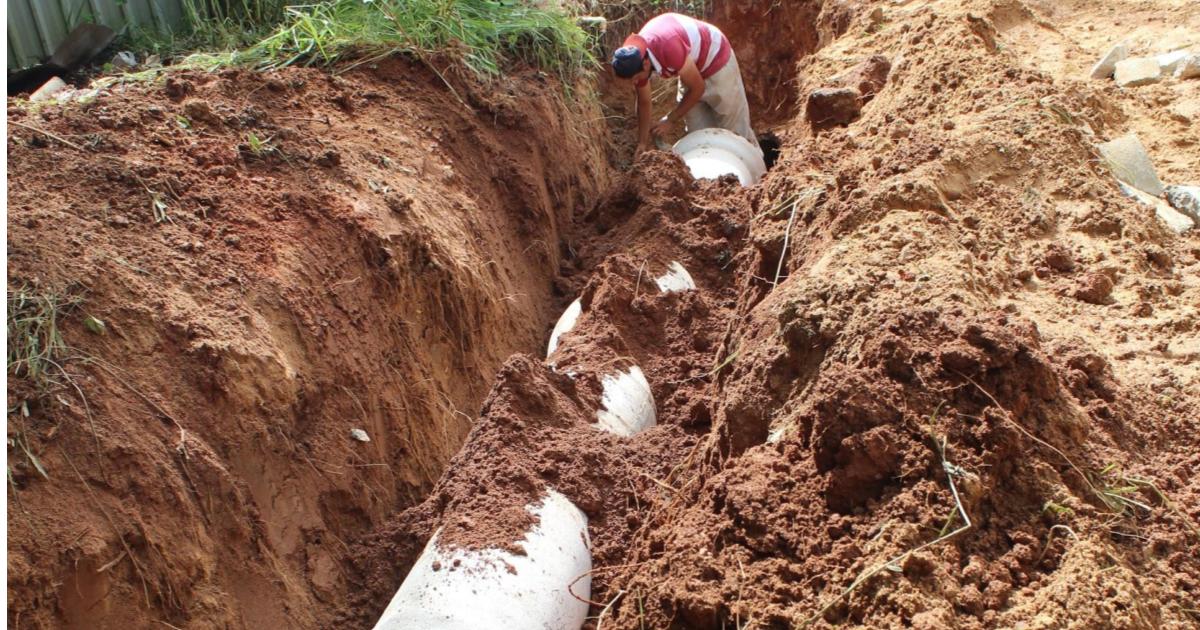 Serviços Municipais faz manutenção nas Vilas Santista e Paulista do Bairro das Três Barras